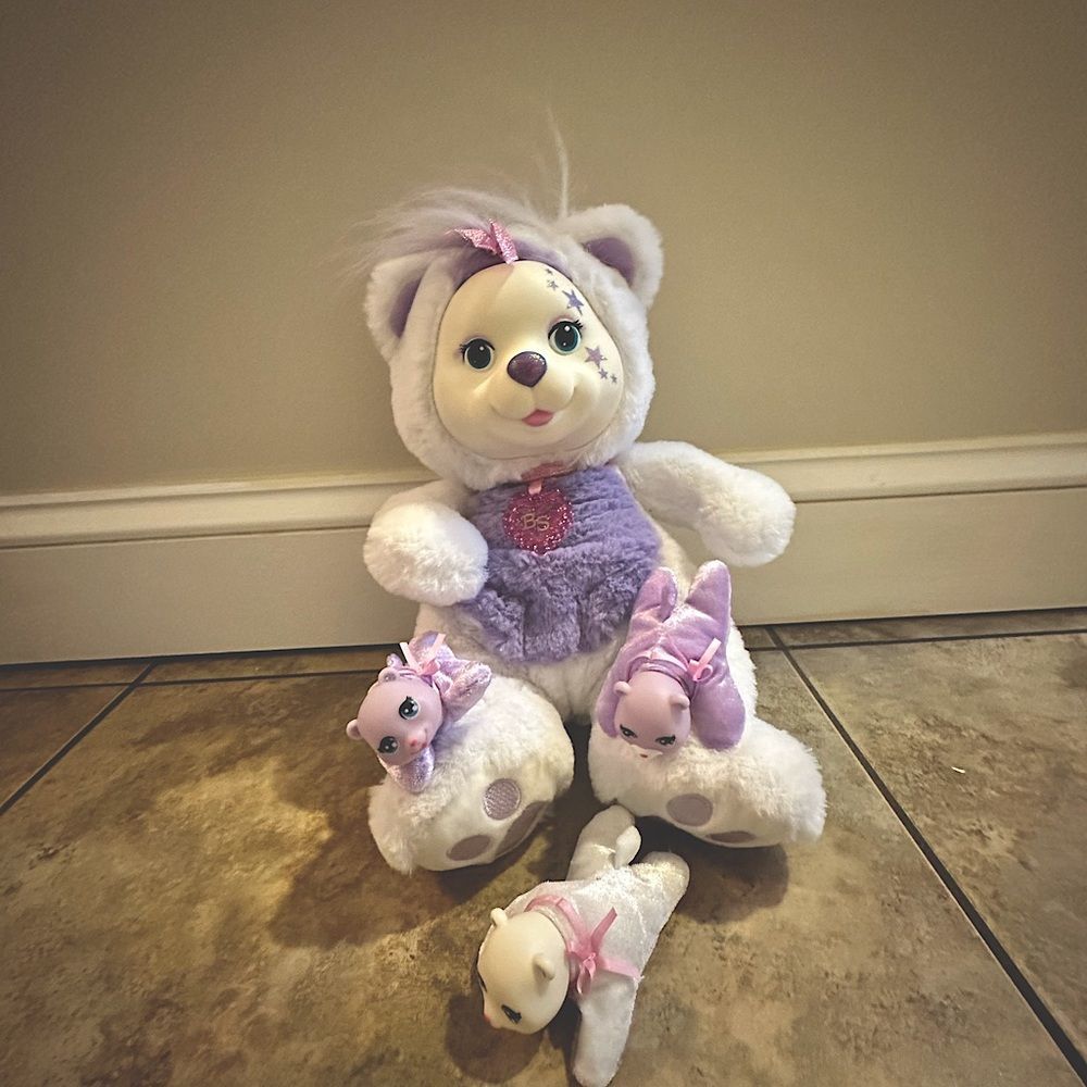 Hasbro 2016 Bear Surprise Willow and Cubs - Picture 3 of 3